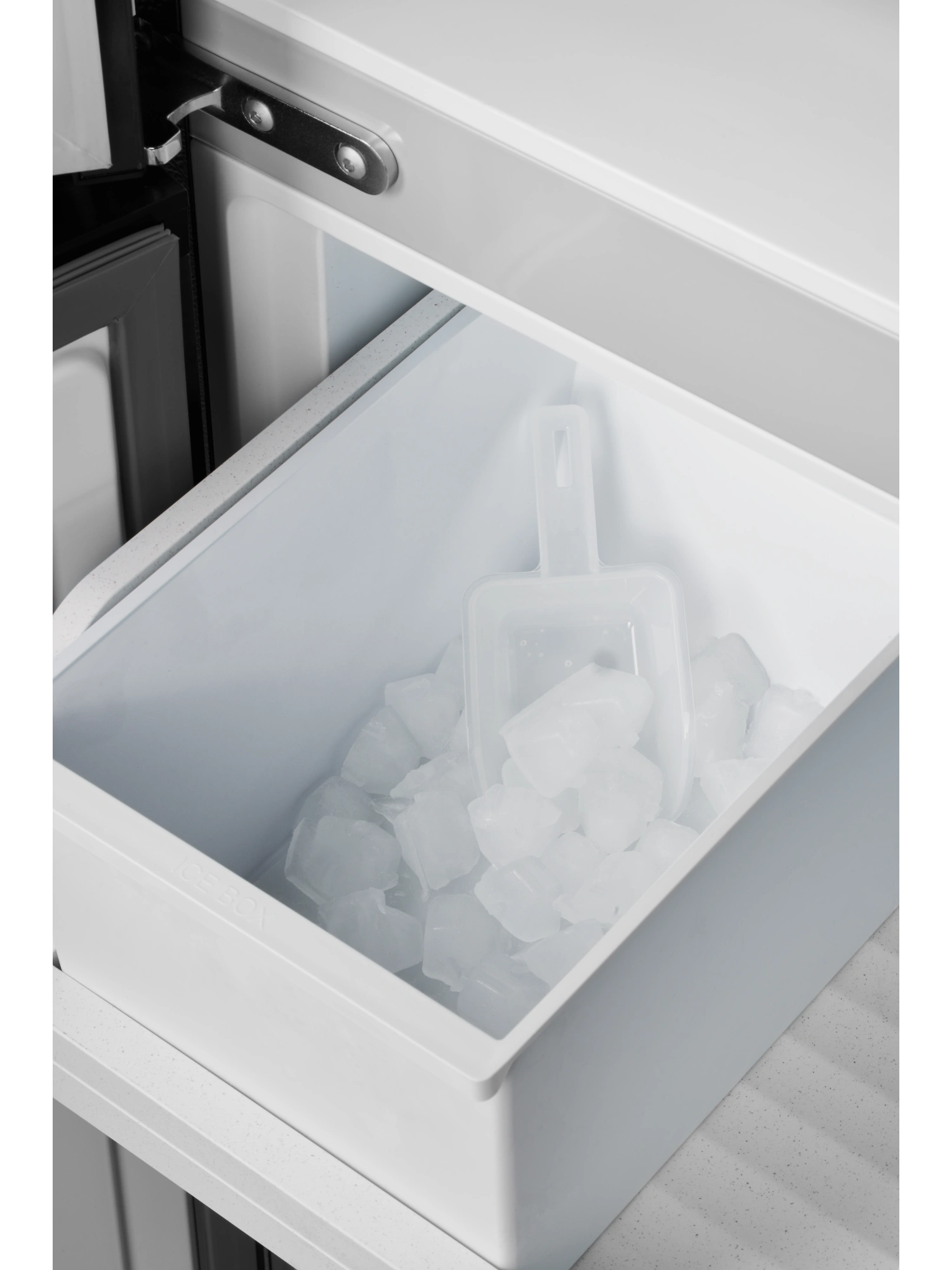  Холодильник HIBERG i-RFQ 705G B