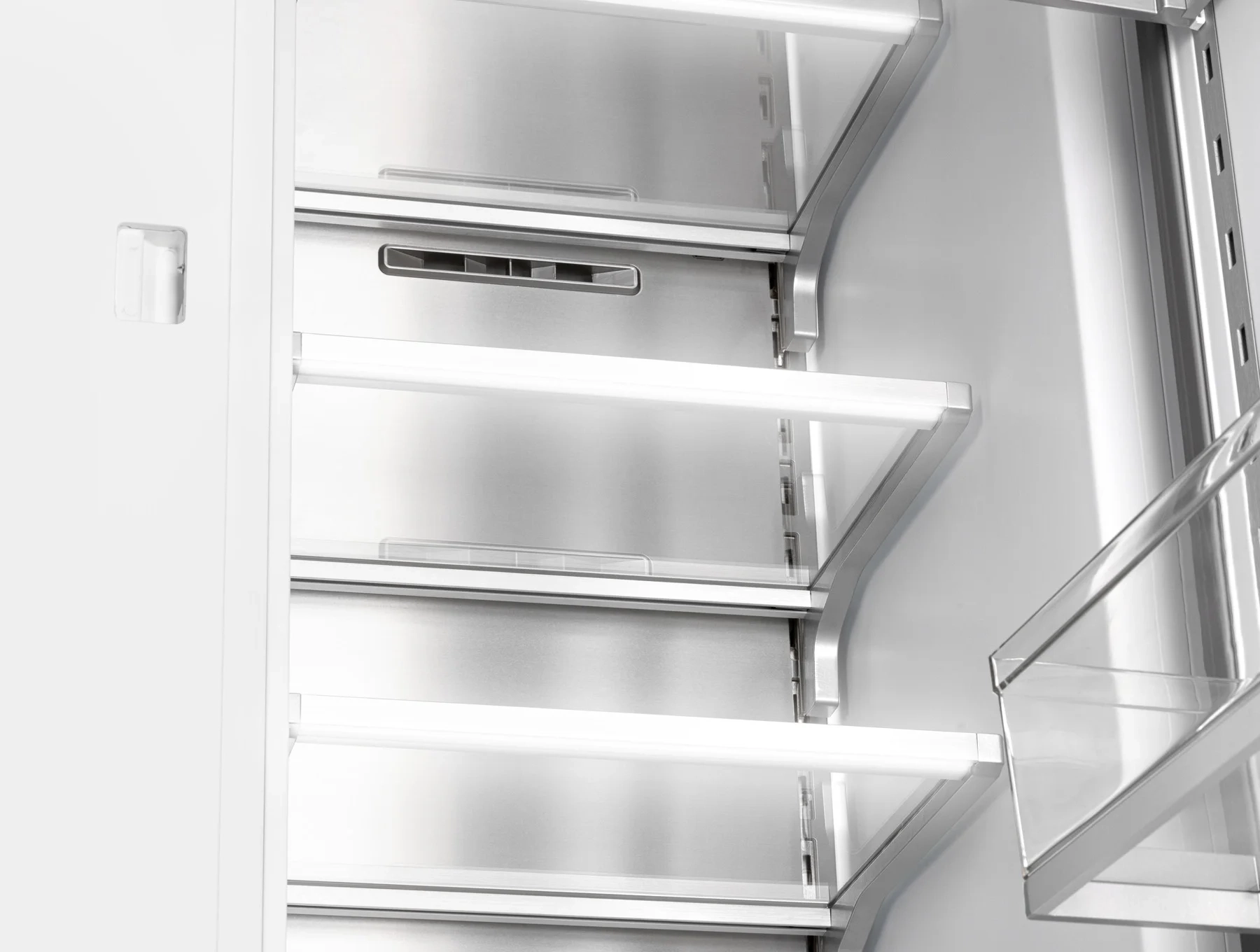 Преимущество Встраиваемый холодильник HIBERG S-RFS 800 W inverter - Подсветка полок