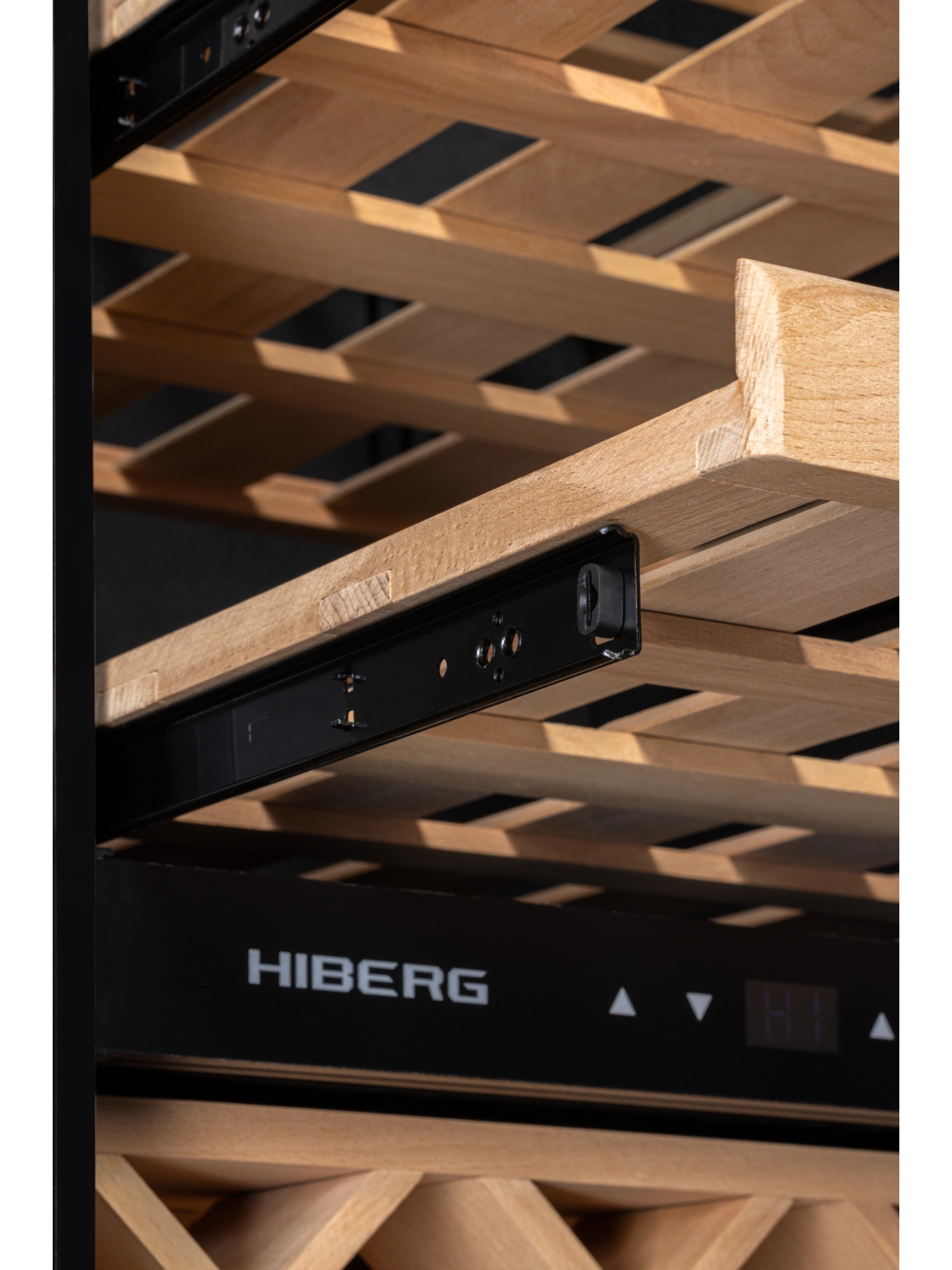  Встраиваемый винный шкаф HIBERG ROYAL WX 190
