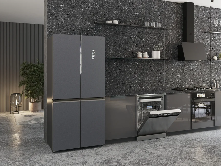 HIBERG — Холодильник, который заботится о вашем здоровье: как HIBERG RFQ-590G GT уничтожает бактерии внутри камеры